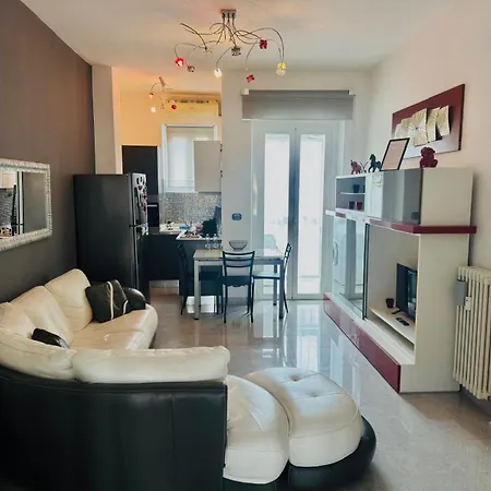 R&g House - Moderno Vicino Metropolitana - Modern Close To The Metro Apartment *