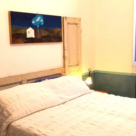 Bed & Breakfast Bed & Art