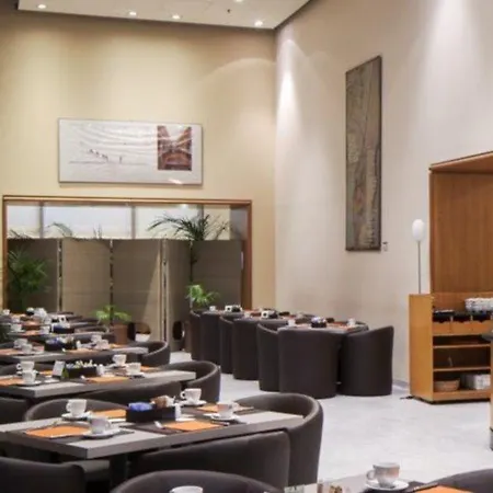 Hotell Nh Lingotto Congress 4*