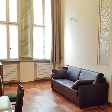 Roma E Rocca Cavour 3*