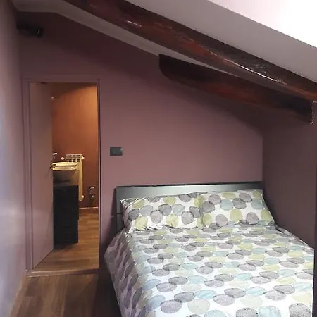 Viola Apartment *