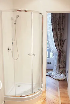 Gb House Bed & Breakfast 2*
