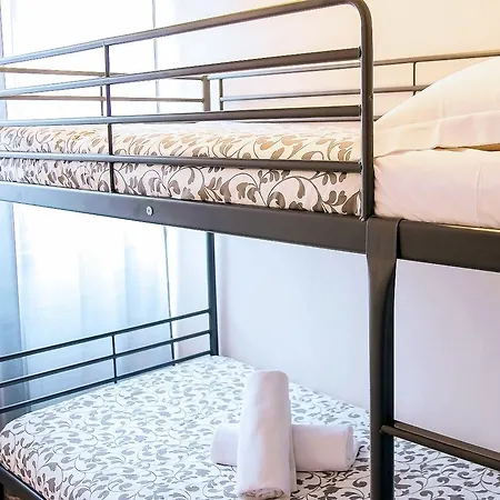 Yhome | Gulli's Palace Apartment *