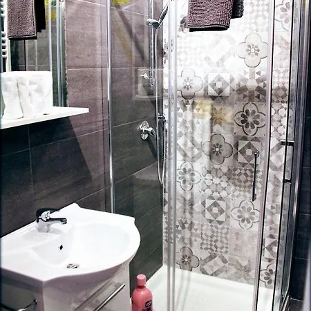 Apartment Yhome | Gulli's Palace *