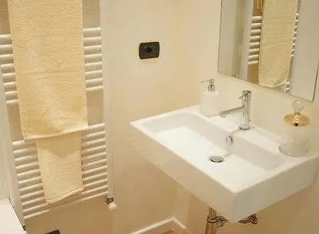 Gb House
