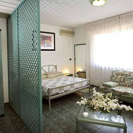Residenza Delle Alpi Hotel