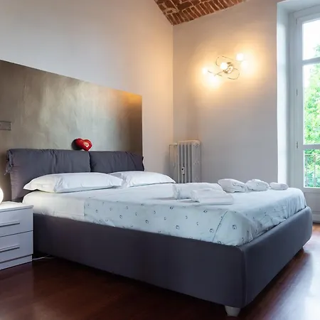 Apartment Cenisia & Porta Susa Roomy Flat