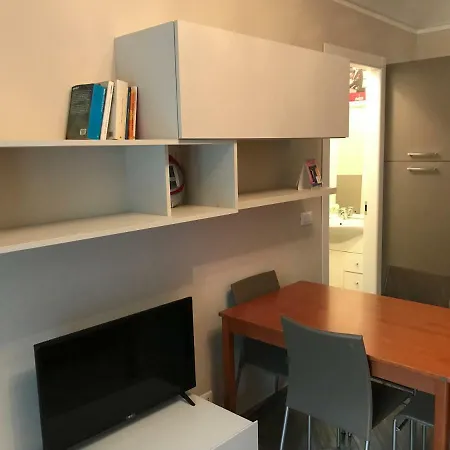 La Finestra Sul Cortile Di Via Gioberti Appartamento *