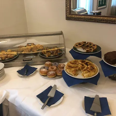 Savoia 3* Турин