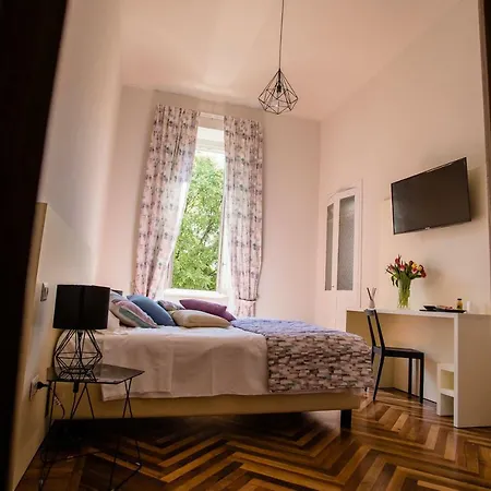 Maison Reve Centro 2*