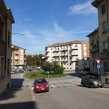Riverside Da Po 9 Ai Piedi Della Collina E Vicino Al Po