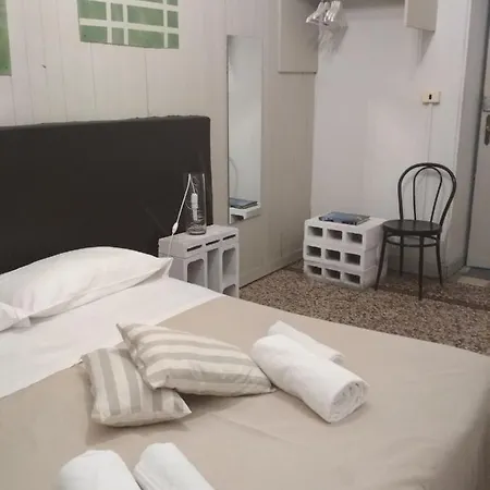 7 Guest house