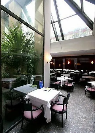 Sure By Western Centre Turim