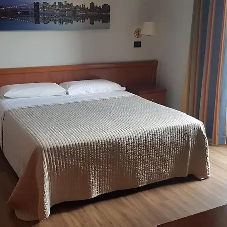 Ξενοδοχείο Alpi 3*