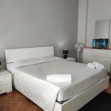 Apartment Santa Rita: Location Near Molinette Hospital & Politecnico *