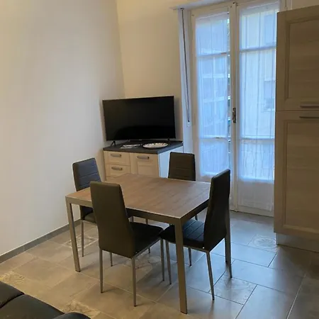 Tirreno Apartment *