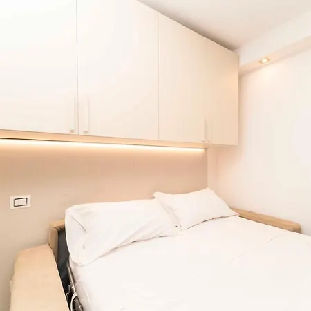 Castello Central & Panoramic Studio Apartment