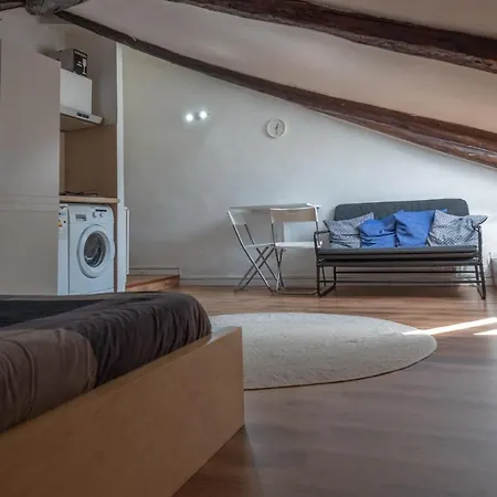 Apartamento Bellissima Mansarda A 200m Da Porta Susa