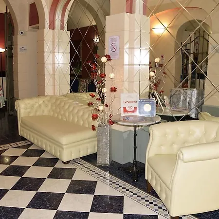 Amadeus E Teatro فندق