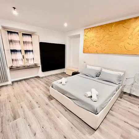 Appartamento Abstract House Design In Center Of *