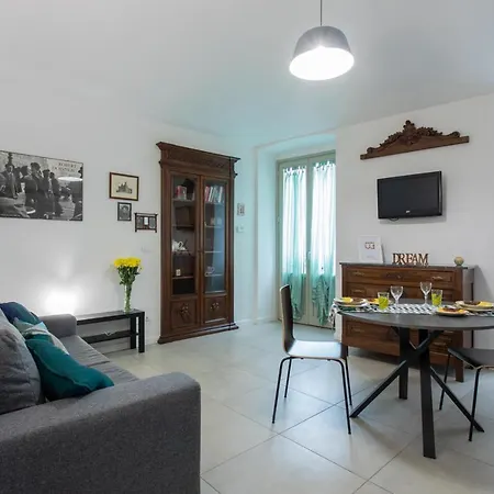 Rosso E Blu Di San Salvario By Wonderful Italy Apartment