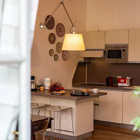 Porta Nuova-centroelegant Wifi&netflix Apartment
