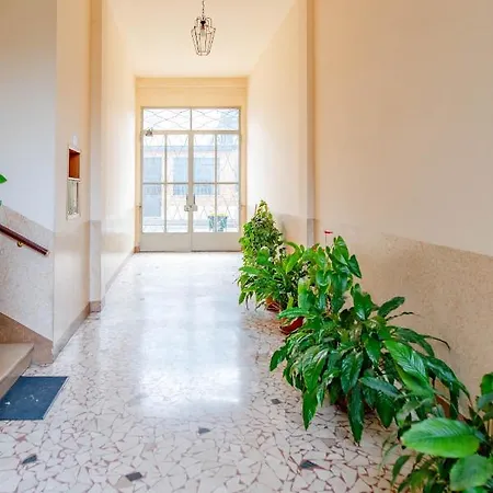 White - Metro Massaua Apartment Turin