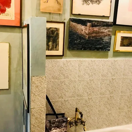 بيت ضيافة Dora Gallery *