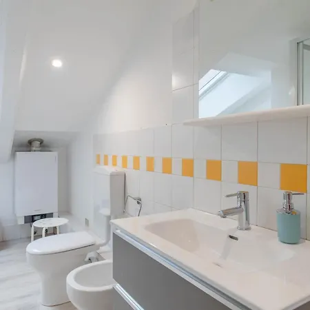Centro, 2 Bagni, 2 Camere: La Casa Sui Tetti Turim