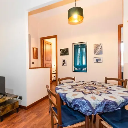 Piazza Statuto Comfy - With 2 Balconies Apartment Turin