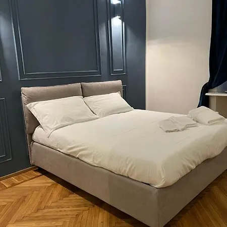 Turin Central Suite Konukevi *