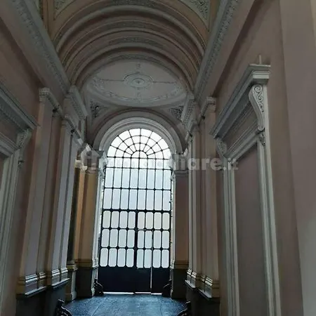 Ellen's Apartment:little Near Portanuova アパート トリノ