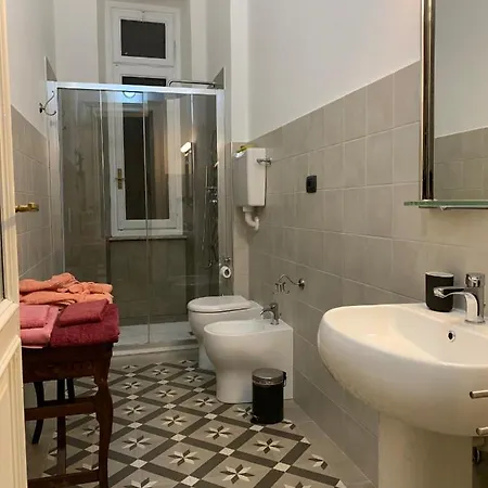 Charming Renovated In Turin- 2 Bathrooms Appartement *