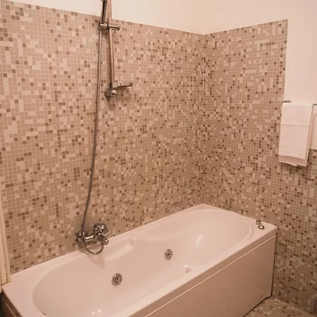 Uno Otel 3*
