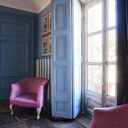 Colazione In Piazza Castello Bed & Breakfast *