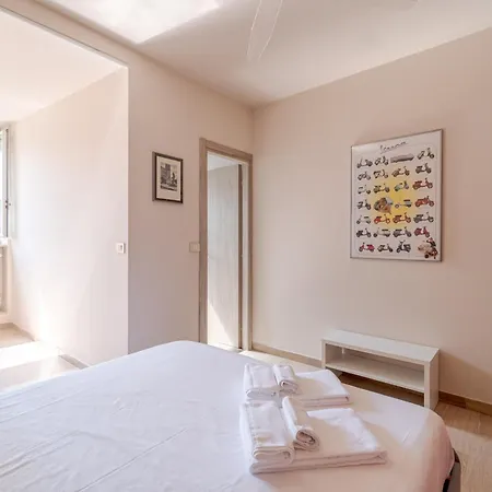 Casa Valeggio Attic Apt Few Steps From Porta Nuova