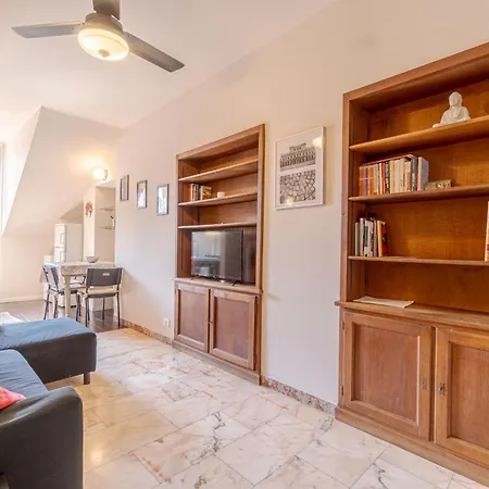 Appartamento Casa Valeggio Attic Apt Few Steps From Porta Nuova Torino