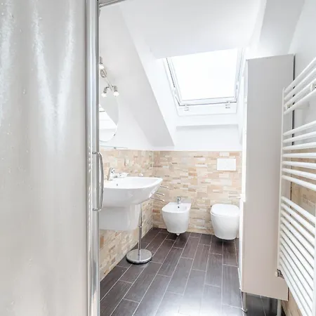 Casa Valeggio Attic Apt Few Steps From Porta Nuova Appartamento Torino