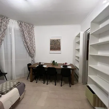 Bed & Breakfast Da Amelie - Casa Leonardo A Pochi Minuti Dalla Stazione Porta Susa Di Torino