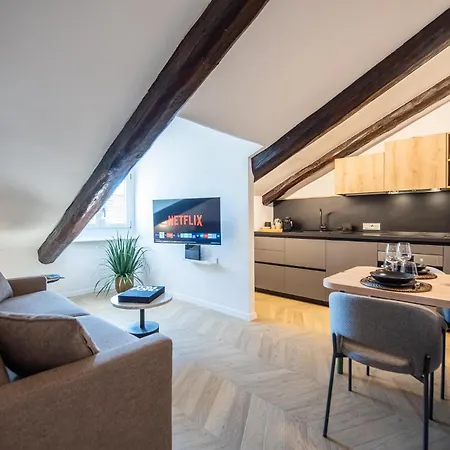 Apartament Sky House Center *