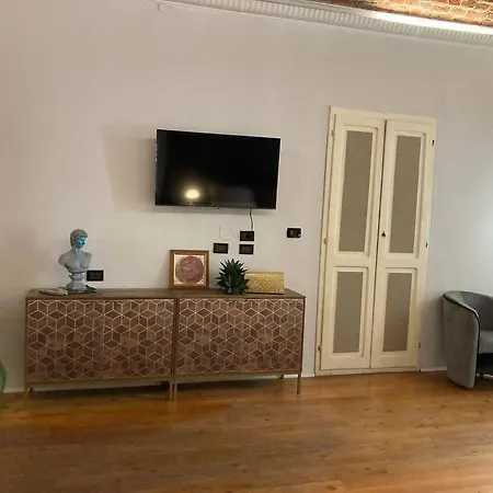 Il Salotto Di In Piazza Vittorio Veneto By House Collection Apartamento *