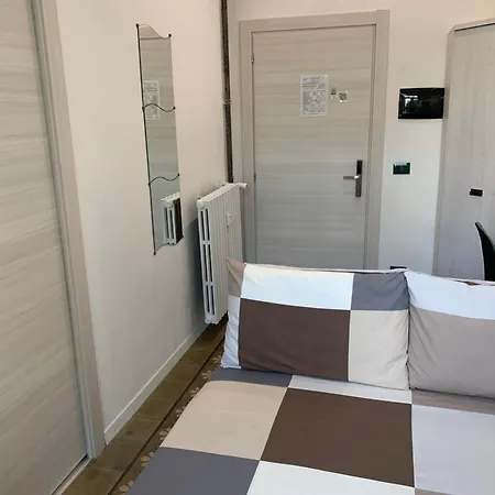 Drooms 4,0 Domotic Smart Self 24h,7 Vicino Treni Porta Susa E Centro Storico بيت ضيافة *