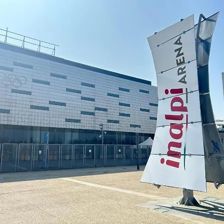 Giuly's - Inalpi Arena-palaalpitour-universita-ling8 Fiere-stadio * Turin