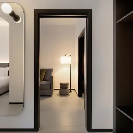 Hotel J