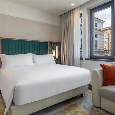 Hilton Centre 5* トリノ