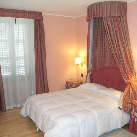 Due Mondi Hotel