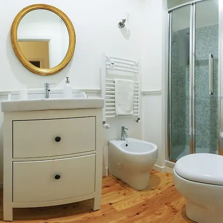 Apartment Into - Regina 1