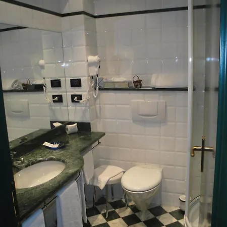 Due Mondi Hotel 3*