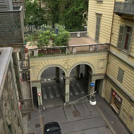 Nocleg ze śniadaniem Station 2*