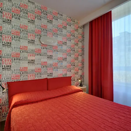 Star Aparthotel 4*